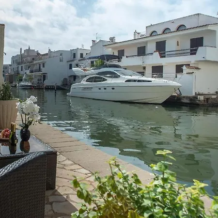 Casa Cartago Holiday home Empuriabrava