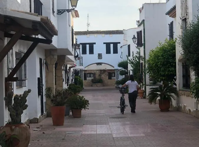 Casa Cartago אמפוריבראבה